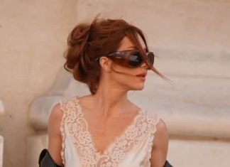 Na ruas de Paris, Gio Ewbank exibe tatuagem com look tipo lingerie Giovanna Ewbank (Foto: Reprodução/Instagram/@gioewbank)