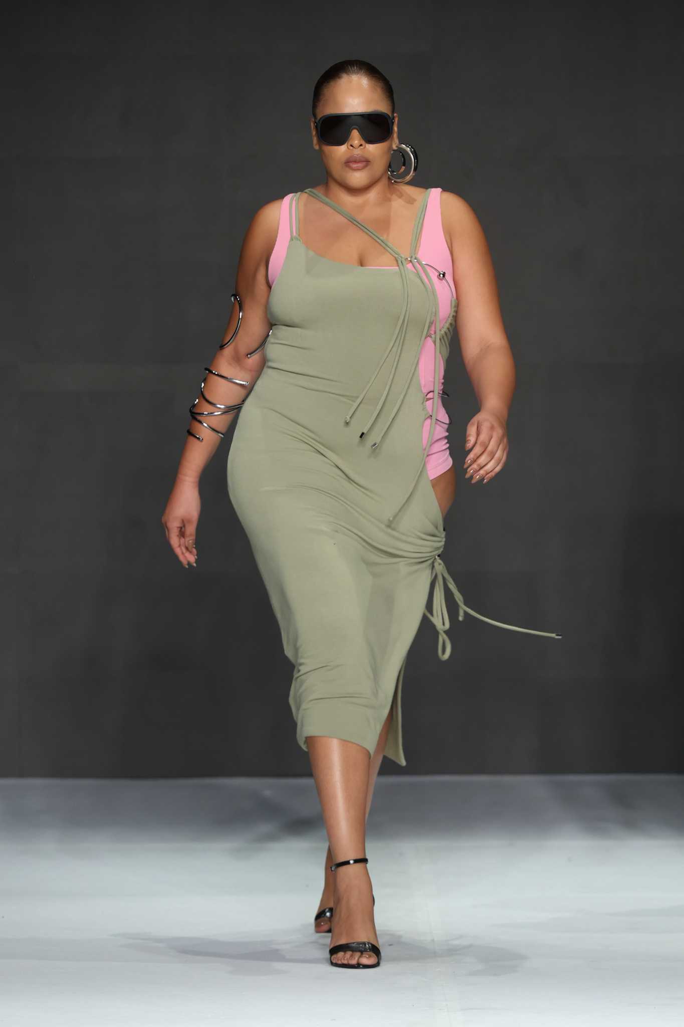 Rita Carreira no desfile de Karoline Vitto (Foto: Roberto Filho/Brazil News)