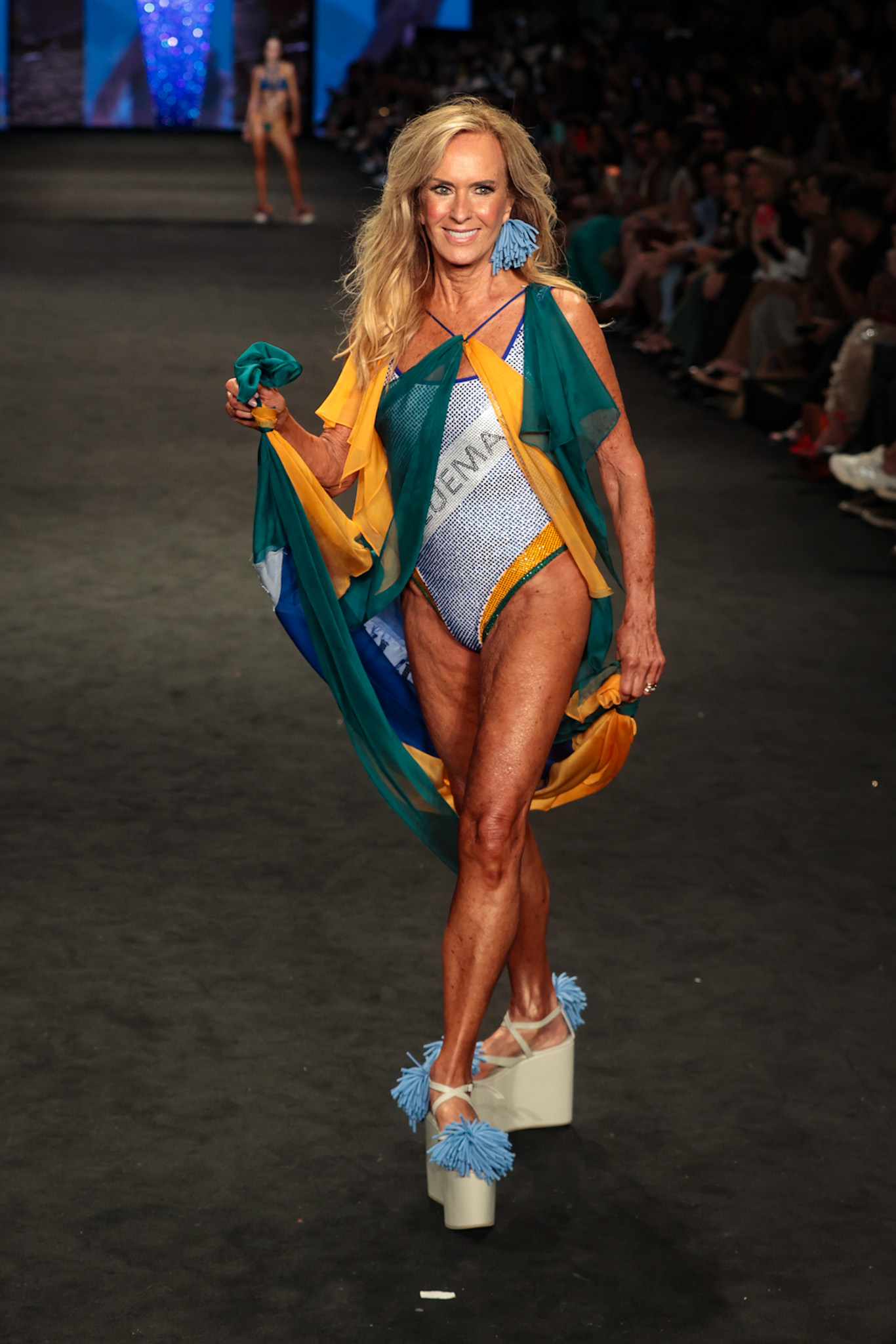 Helô Pinheiro no desfile da BlueMan (Foto: Victor Chapetta/Brazil News)