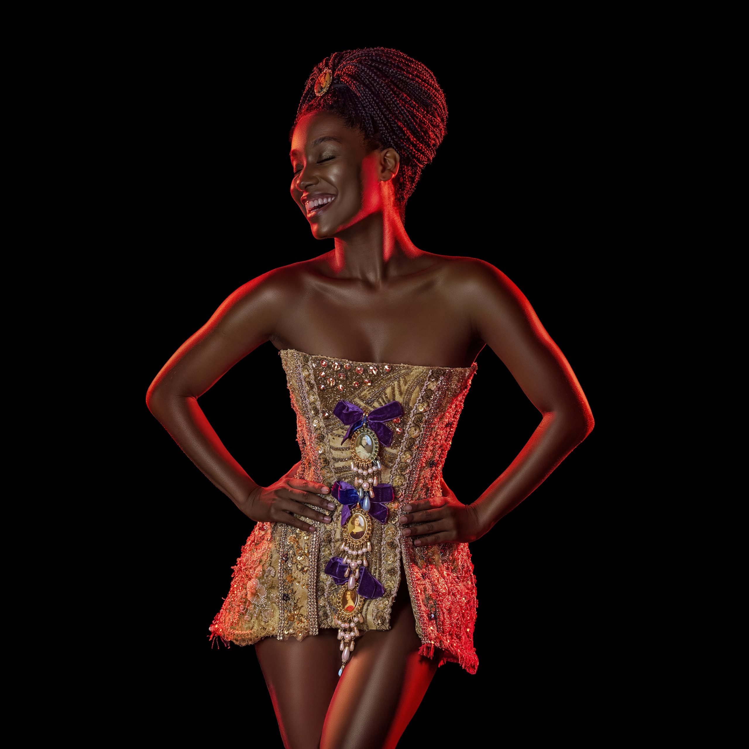 Modelo Pamela Morais com look de Henrique Filho (Foto: Priscila Prade)