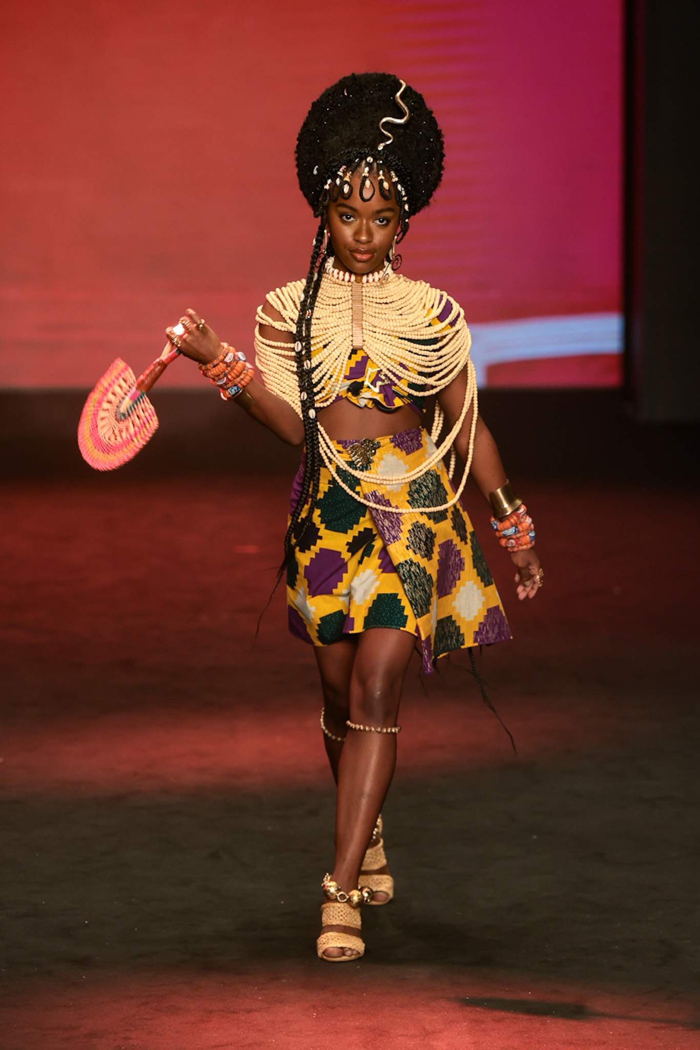 Desfile da novela "A Nobreza do Amor" no Rio Fashion Week (Foto: Victor Chapetta/Brazil News)