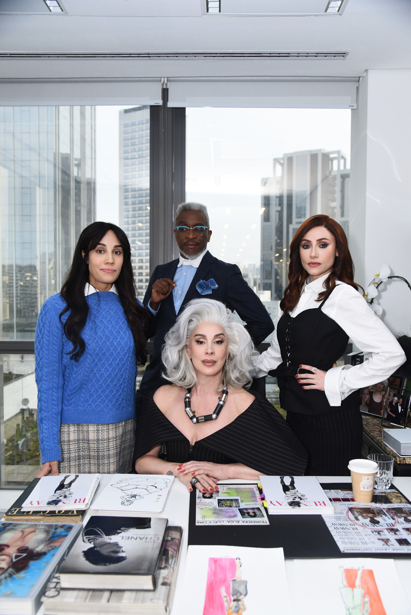Claudia Raia como Miranda Priestly, e elenco do musical "O Diabo Veste Prada" (Foto: Andy Santana/Brazil News)