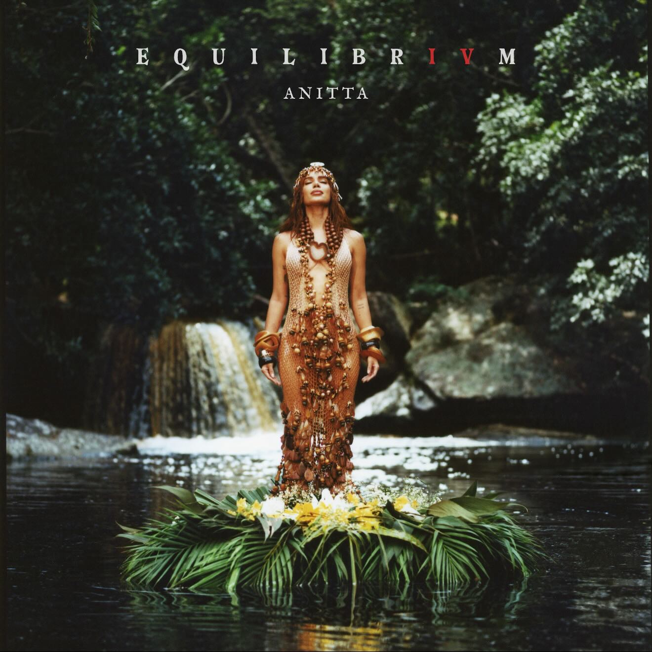 Anitta veste Victor Hugo Mattos  (Foto: Mar+Vin/Divulgação)