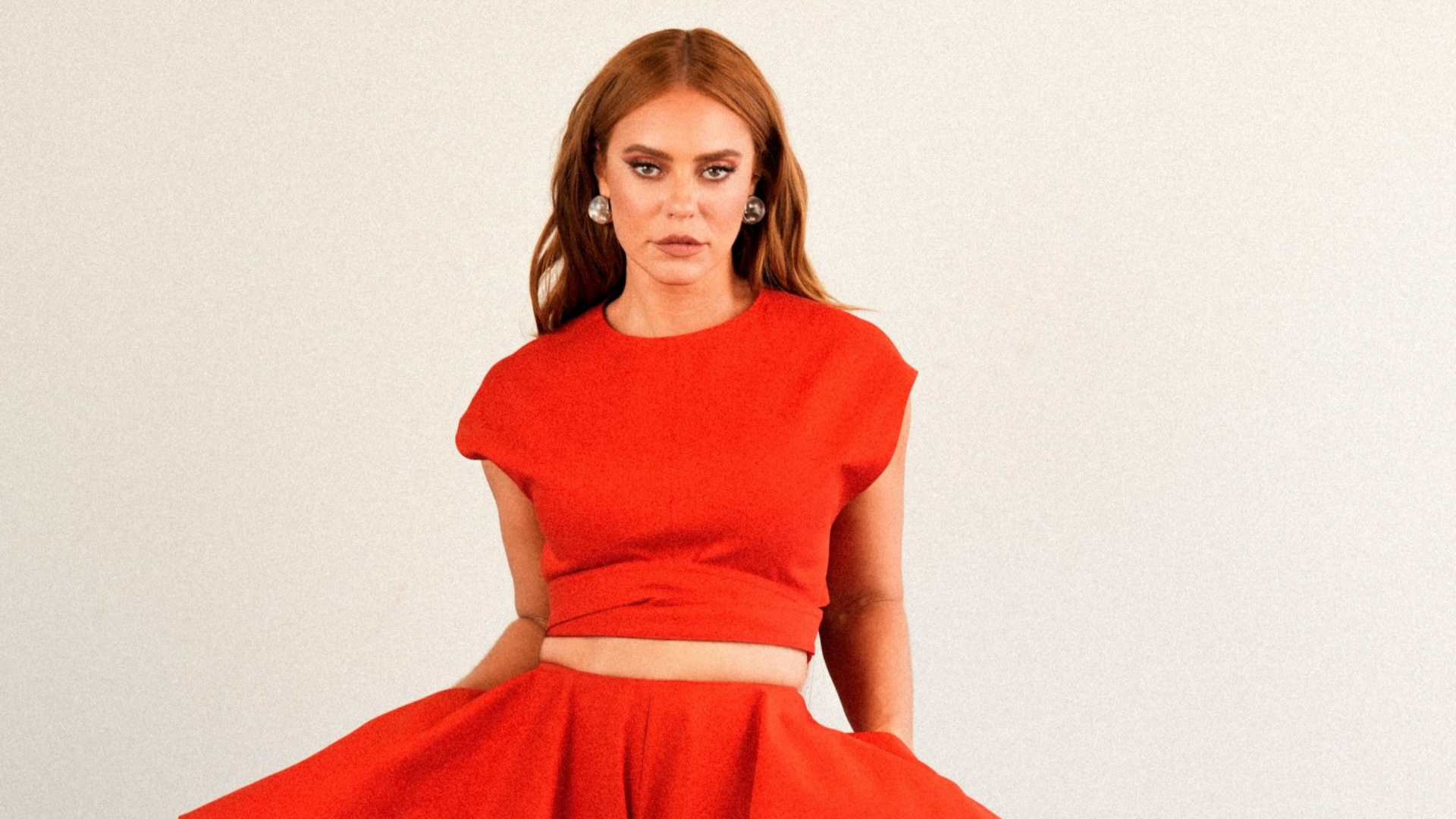 Paolla Oliveira com look vermelho (Foto: @paollaoliveirareal/Instagram/Reprodução)