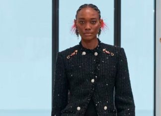 Matthieu Blazy leva coleção cruise 2027 da Chanel a Biarritz, com “Aquarela do Brasil” na trilha e tops brasileiras na passarela Mariane Calazan para a Chanel (Foto: Divulgação)