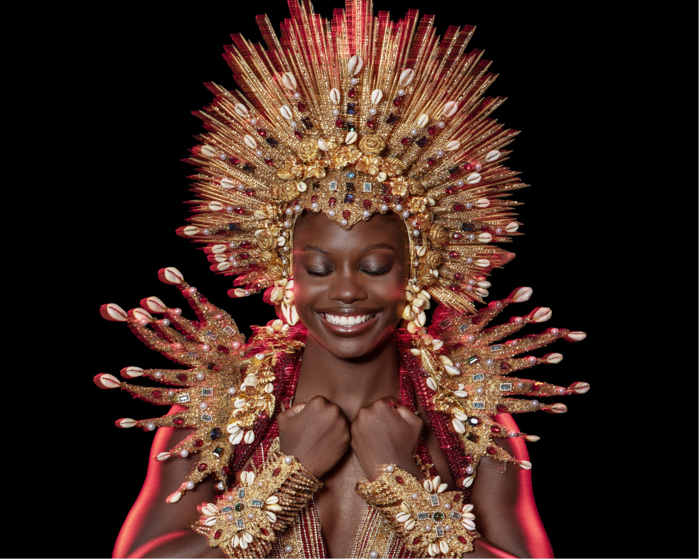 Modelo Thuane Werneck com look de Henrique Filho (Foto: Priscila Prade)