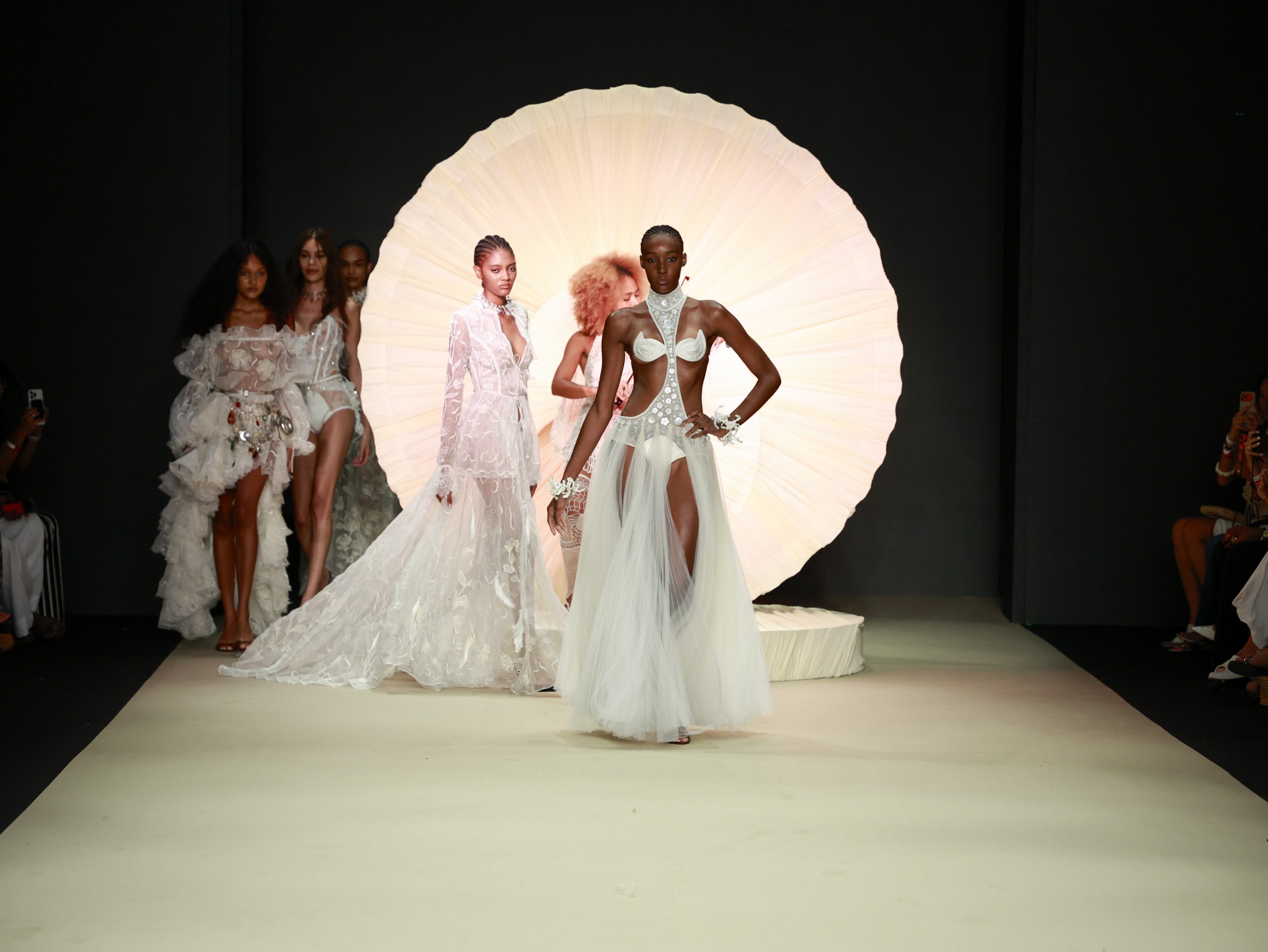 Desfile de Helô Rocha (Foto: Ze Takahashi/ @agfotosite)