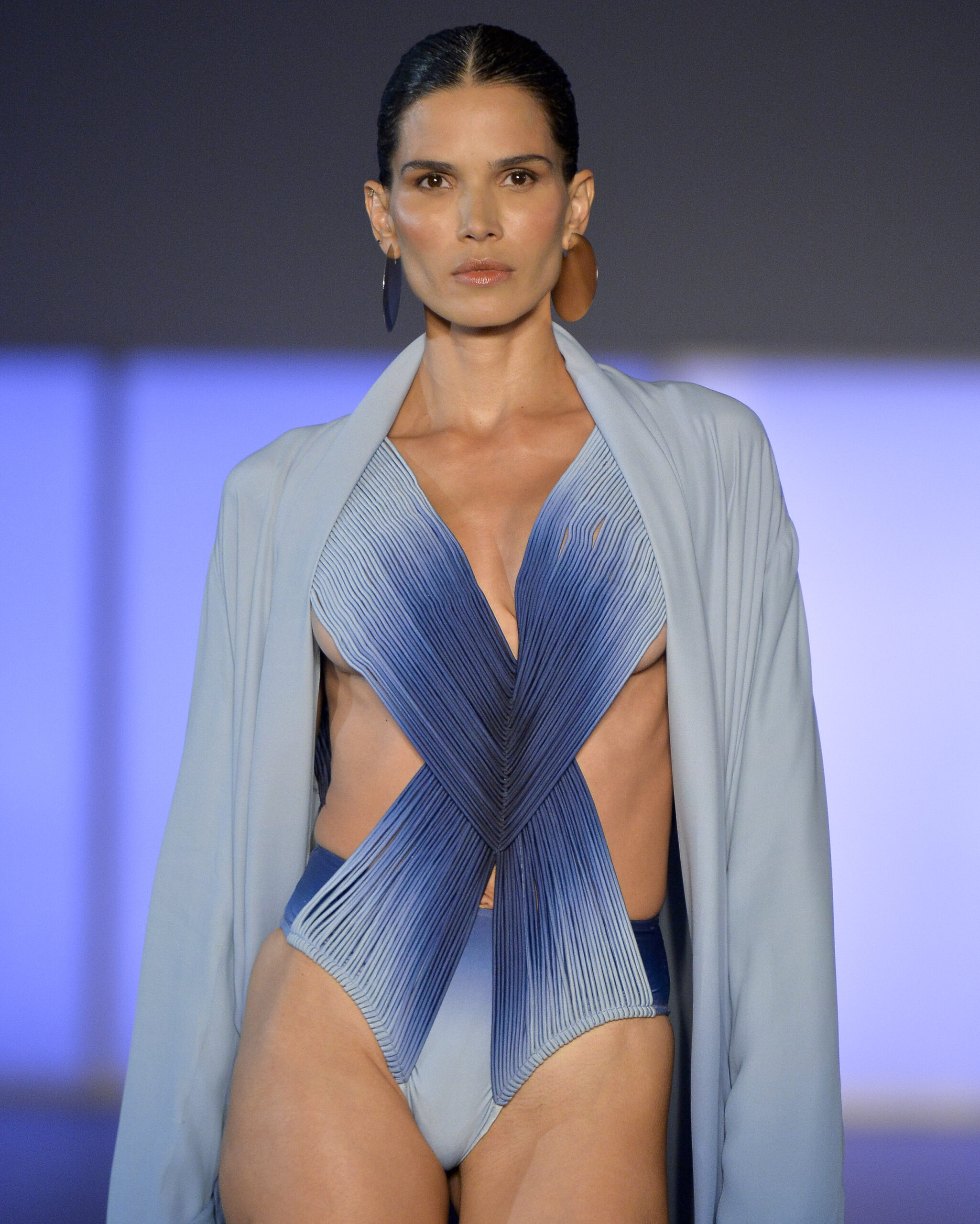 Raica Oliveira no desfile de Lenny Niemeyer (Foto: Marcelo Soubhia/ @agfotosite)