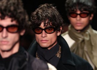 Handred traduz inverno 2026 em looks com volumes e sobreposições em tonalidades sóbrias que remetem ao inconsciente Desfile da Handred no Rio Fashion Week (Foto: Victor Chapetta/Brazil News)