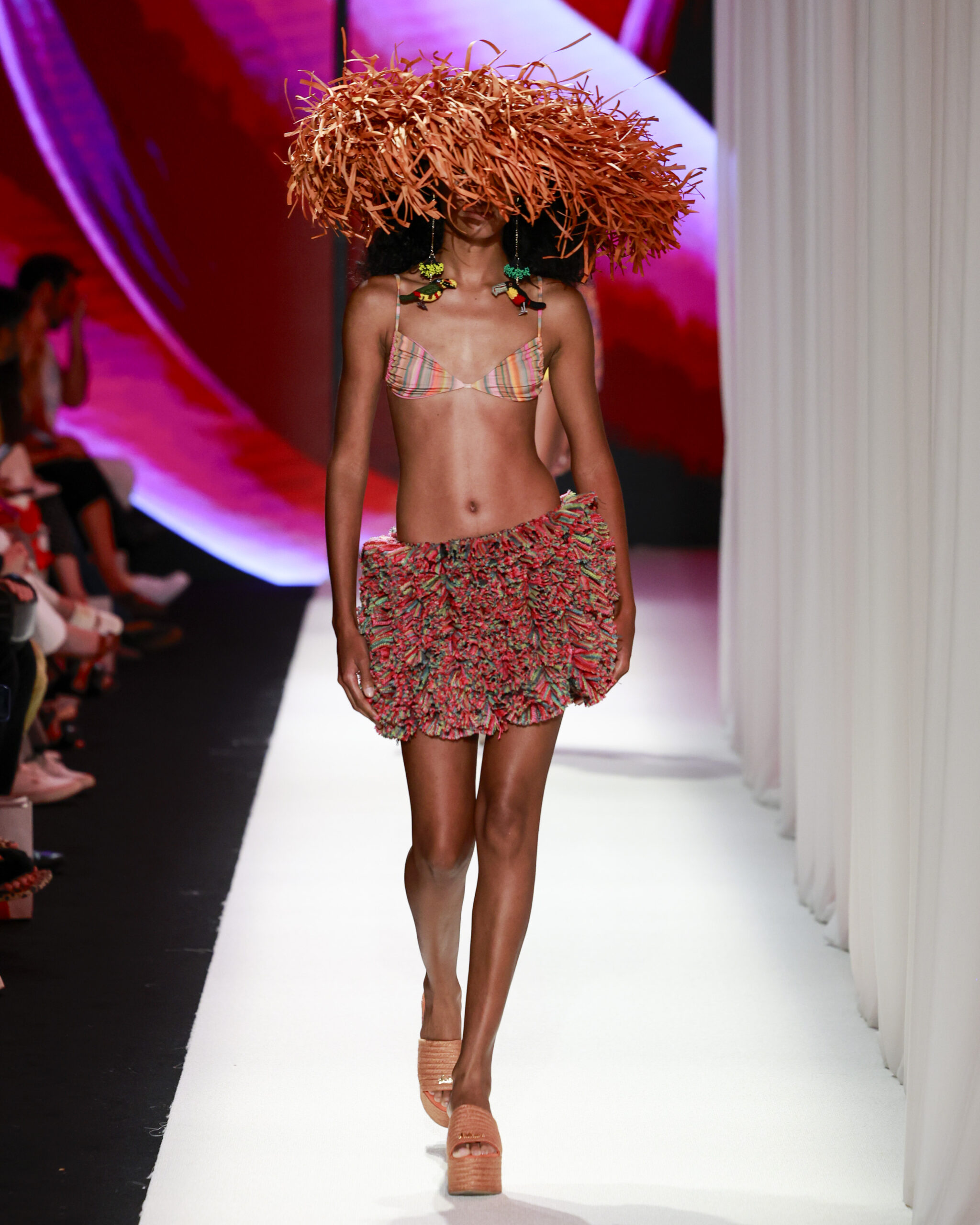 Desfile da Salinas no Rio Fashion Week (Foto: Ze Takahashi/ @agfotosite)