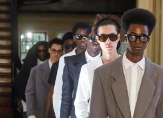 João Pimenta revisita seus “arquivos” para desfilar uma roupa masculina que foge do lugar-comum Desfile João Pimenta (Foto: Patrícia Devoraes/Brazil News)