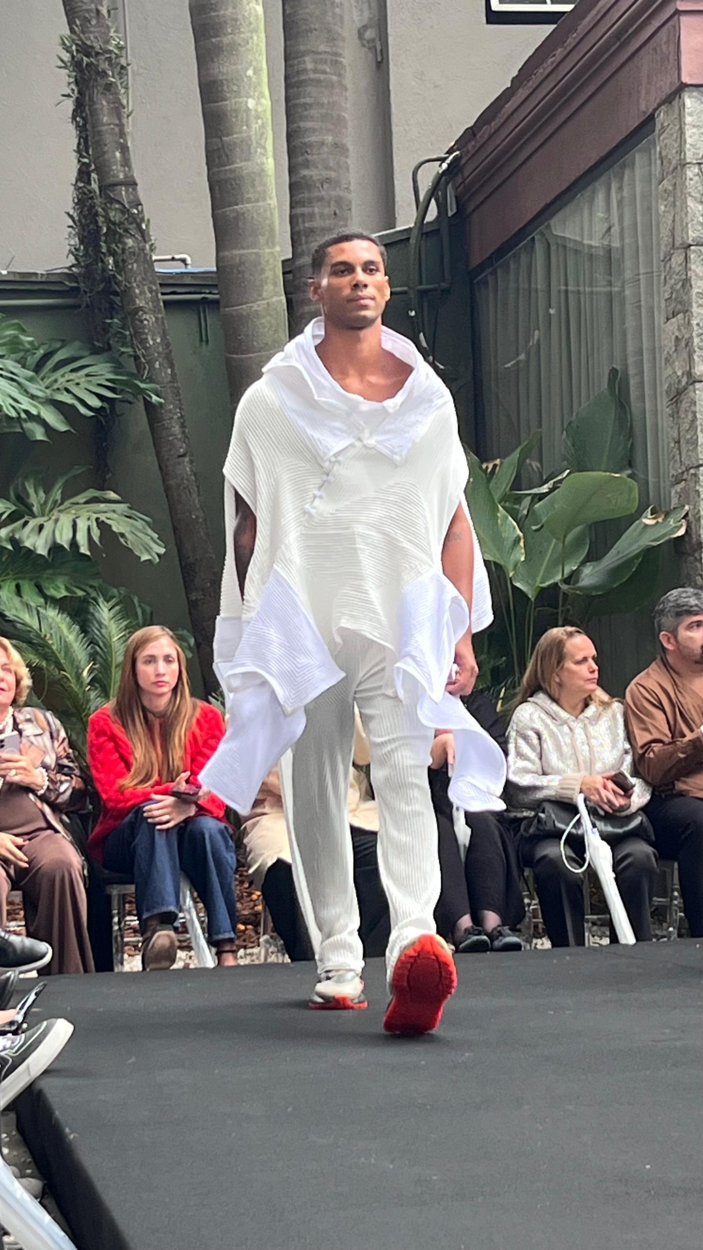 Desfile de Lino Villaventura (Foto: Rosângela Espinossi)
