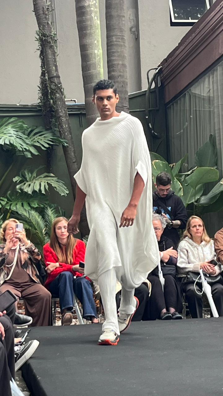 Desfile de Lino Villaventura (Foto: Rosângela Espinossi)