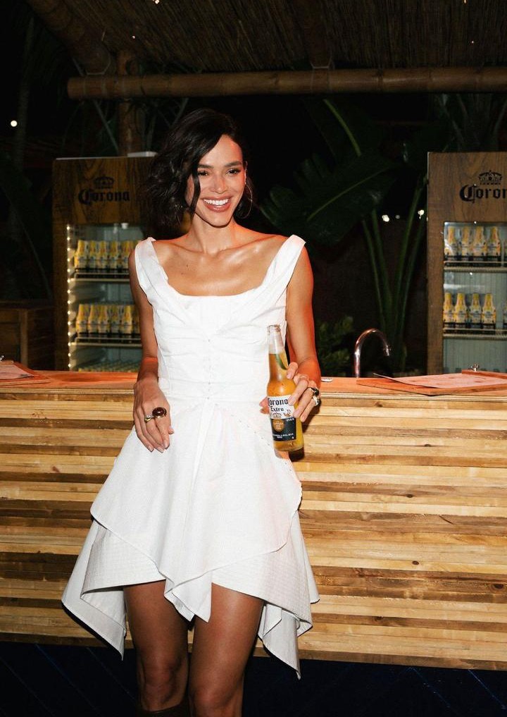 Bruna Marquezine (Foto: Reprodução/@coronabrasil)