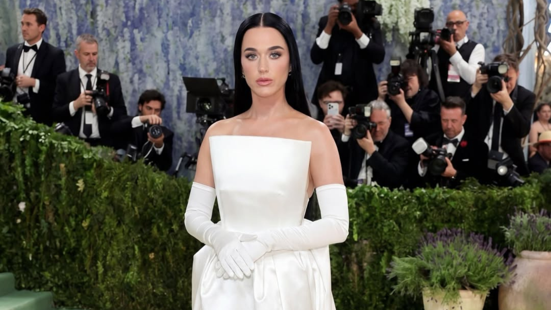 Katy Perry com look do Met Gala que serve de inspiração para vestido de noiva (Foto: @katyperry/Instagram/Reprodução)