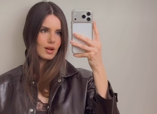 Camila Queiroz posa para campanha de Dia das Mães com look marrom de R$ 740 Camila Queiroz (Foto: @camilaqueiroz/Instagram/Reprodução)