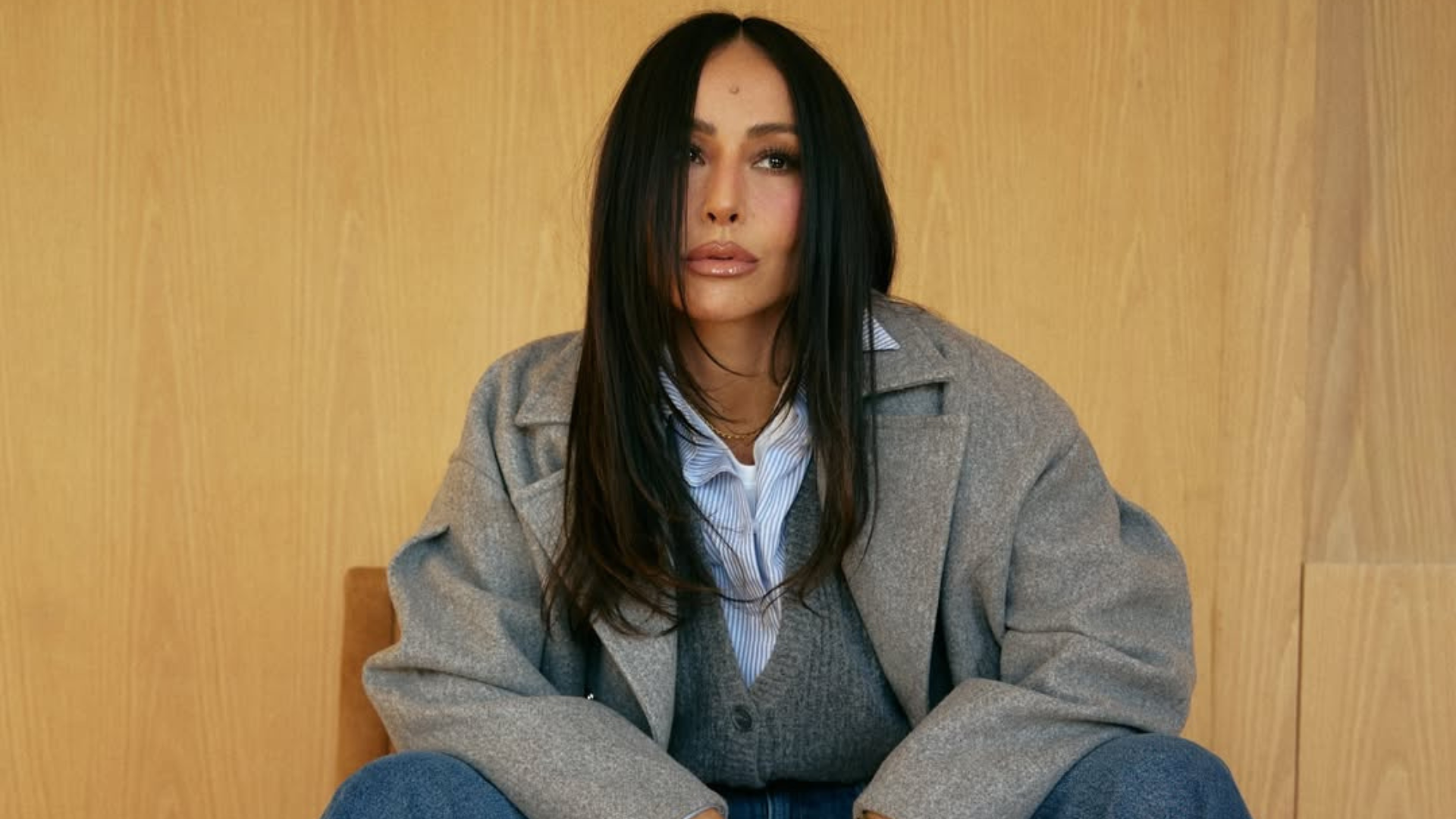 Sabrina Sato usa cinza (Foto: @sabrinasato/Instagram/Reprodução)
