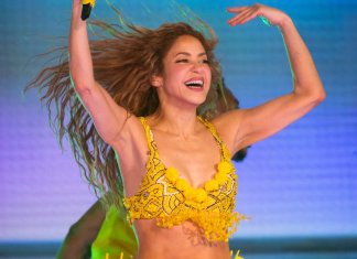 Veja como foram criados os looks dos estilistas “brasileiros” usados por Shakira no show de Copacabana. Shakira (Foto: Isabella Mendez/Brazil News)Shakira (Foto: Isabella Mendez/Brazil News)