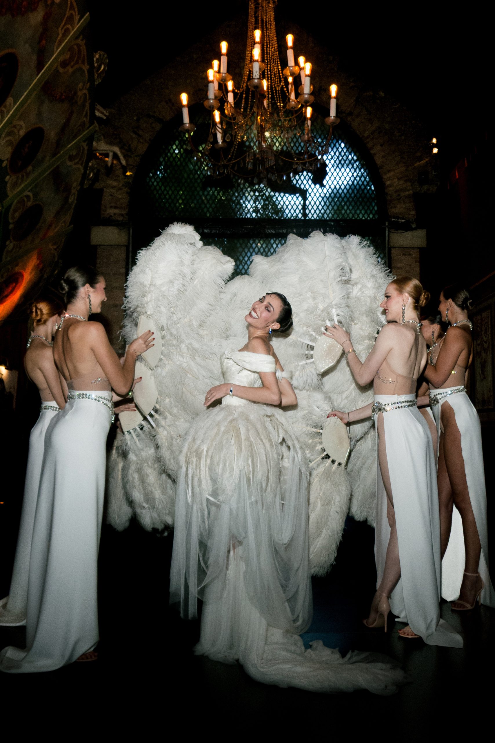Elisa Zarzur na festa de pré-casamento no Musée des Arts Forains (Foto: Lufz/Divulgação)