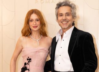 Marina Ruy Barbosa vai a evento de Dia dos Namorados com vestido romântico e colar de R$ 1.079 milhão; veja mais looks Marina Ruy Barbosa e Alexandre Nero (Foto: Brazil News)
