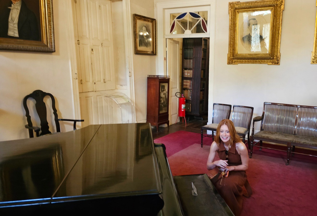 Marina Ruy Barbosa na casa museu de Rui Barbosa (Foto: Marcela Canéro/Divulgação)
