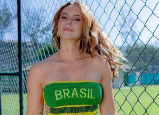 Paolla Oliveira entra no clima da Copa do Mundo com tops e shorts de crochê com as cores do Brasil Paolla Oliveira (Foto: Reprodução/Instagram)