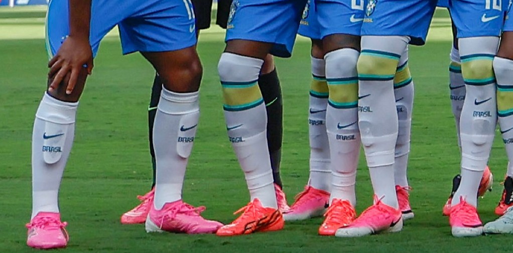 Chuteiras dos jogadores Seleção Brasileira (Fotos: Rafael Ribeiro e Nelson Terme/CBF/Reprodução/Instagram)