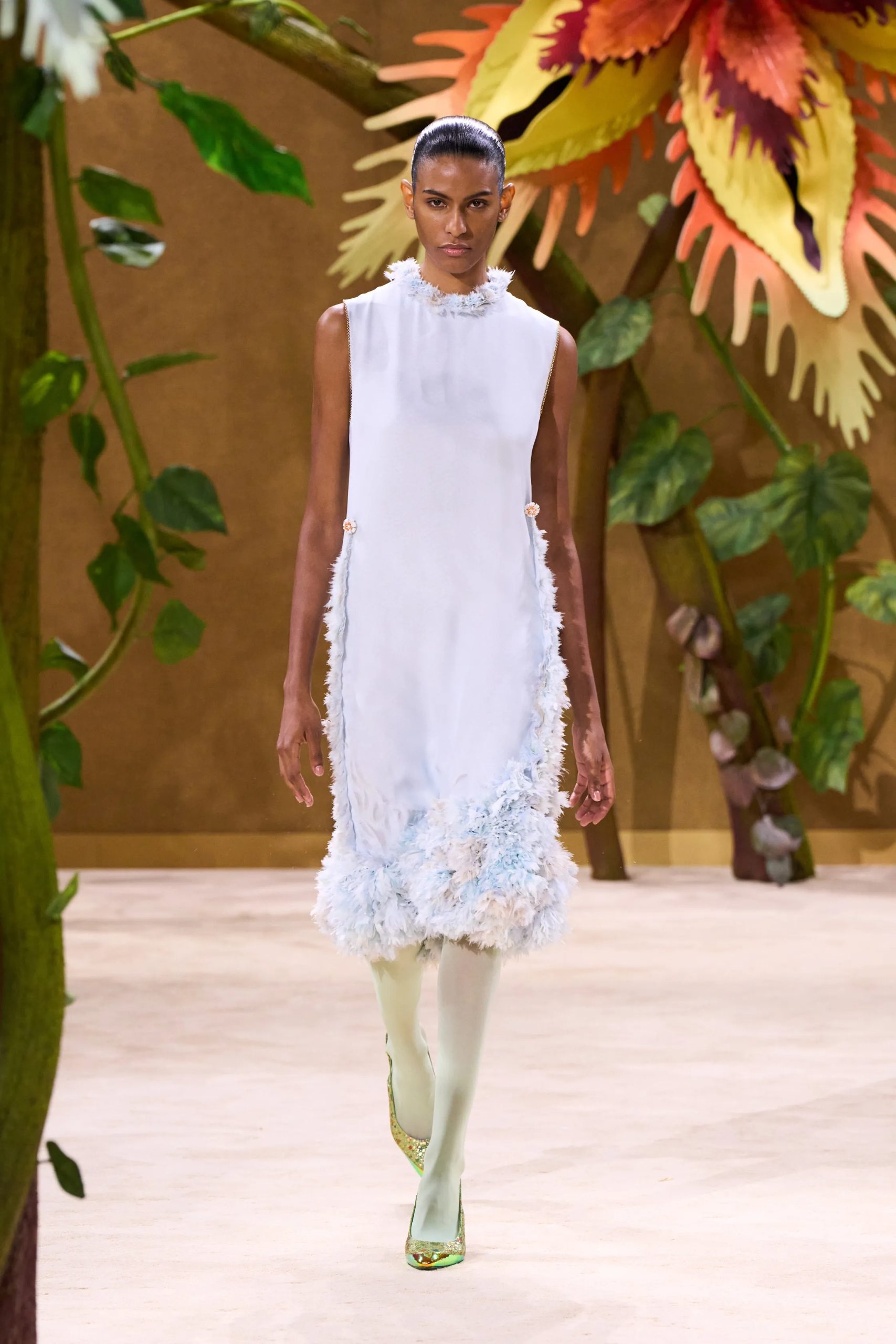 Julia Morais no desfile da Chanel (Foto: Way Model/Divulgação)