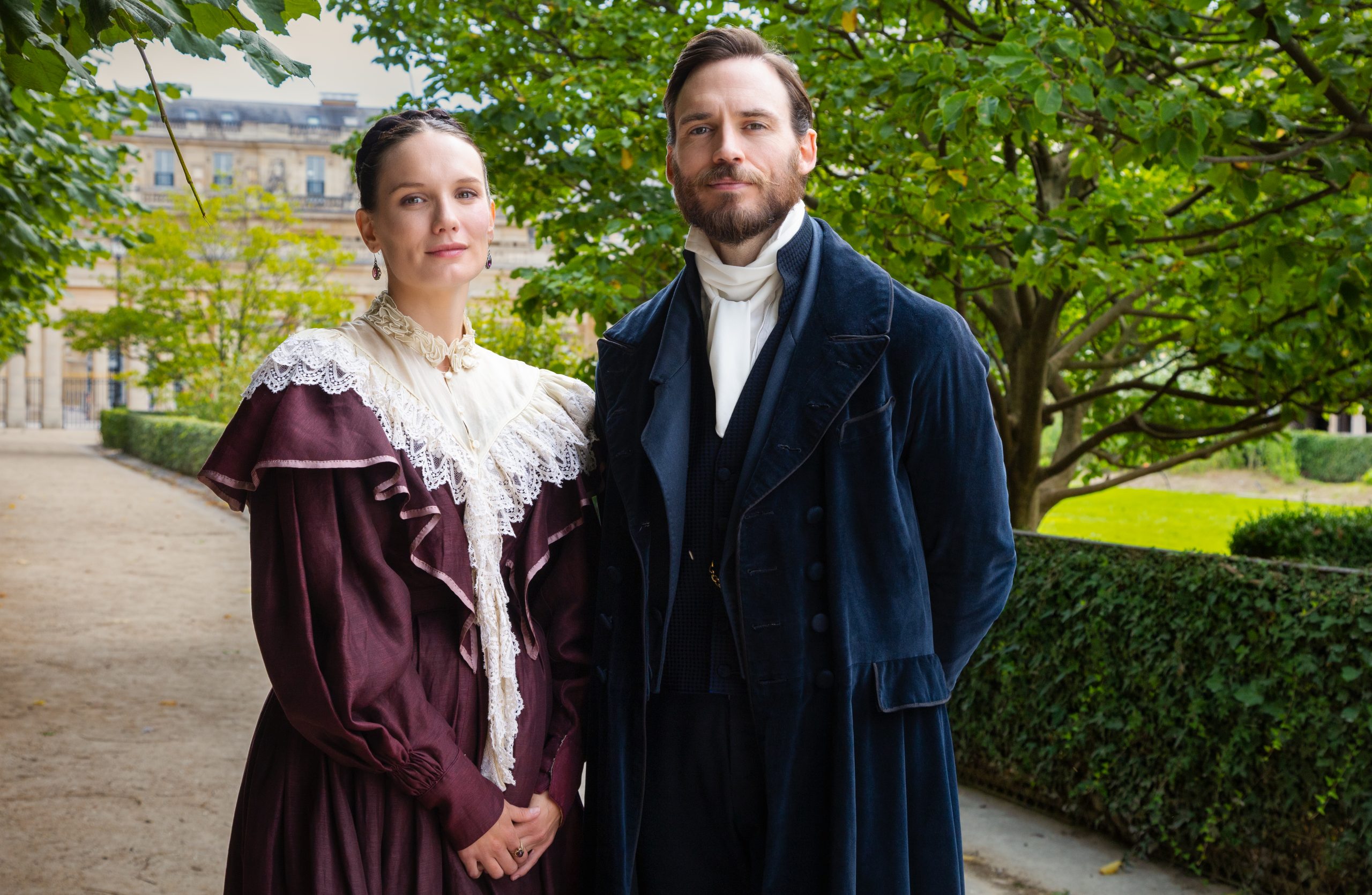 Sam Claflin e Ana Girardot em "O Conde de Montecristo" (Foto: Divulgação)