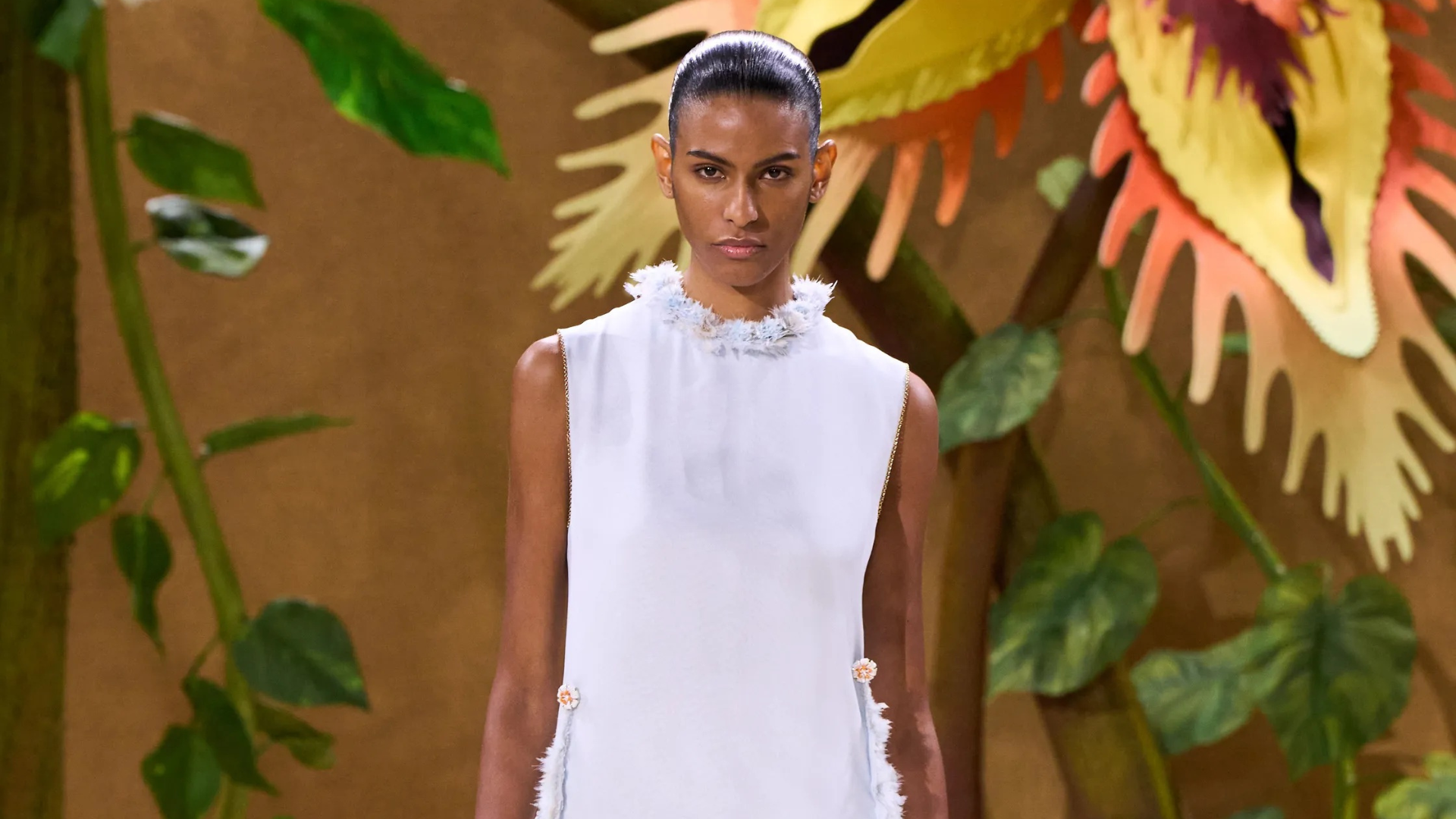 Julia Morais no desfile da Chanel (Foto: Way Model/Divulgação)
