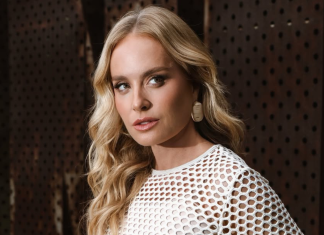 Angélica prova ar fashion do look branco com vestido de tricô de R$ 1,2 mil e cinto de corda Angélica (Foto: @angelicaksy/Instagram/Reprodução)