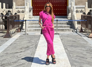 Monocromia, gravata e ‘tênis feio’: 7 looks da mala de viagem de Patrícia Poeta na China Patrícia Poeta (Foto: @patriciapoeta/Instagram/Reprodução)