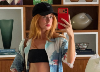 Marina Ruy Barbosa curte dia de sol na praia com camisa vintage da Chanel Marina Ruy Barbosa (Foto: @marinaruybarbosa/Instagram/Reprodução)