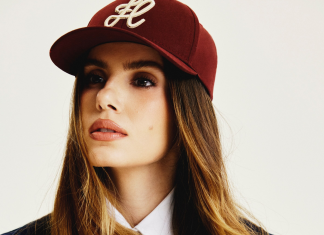 De boné e gravata: Camila Queiroz posa com 2 looks estilosos e seguidores suspeitam: ‘Verdades Secretas 3?’ Camila Queiroz (Foto: @camilaqueiroz/Instagram/Reprodução)