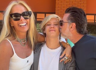 Adriane Galisteu se despede do filho Vittorio na Europa com look todo branco e prático para levar na bagagem Adriane Galisteu, Vittorio e Alexandre Iodice (Foto: Repodução/Instagram)