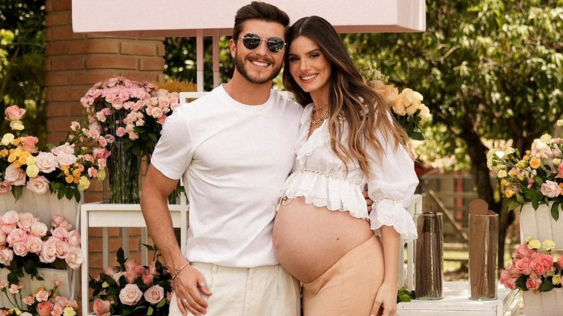 Klebber Toledo e Camila Queiroz (Foto: @klebbertoledo/Instagram/Reprodução)