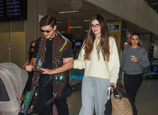 Camila Queiroz combina aerolook confortável com tênis de R$ 699,99 e bolsa de R$ 19 mil Klebber Toledo e Camila Queiroz (Foto: Patrícia Devoraes/Brazil News)