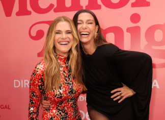 Mônica Martelli de fenda e Ingrid Guimarães de escamas para lançar ‘Minha Melhor Amiga’ com Rafa Justus na plateia Ingrid Guimarães e Mônica Martelli (Foto: Lucas Ramos/Brazil News)