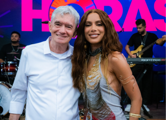 “Altas Horas”: Anitta usa vestido de R$ 7.290 que leva 40 horas de bordado; veja detalhes do look Serginho Groisman e Anitta no "Alta Horas" (Foto: Miguel Salvatore/TV Globo/Divulgação)
