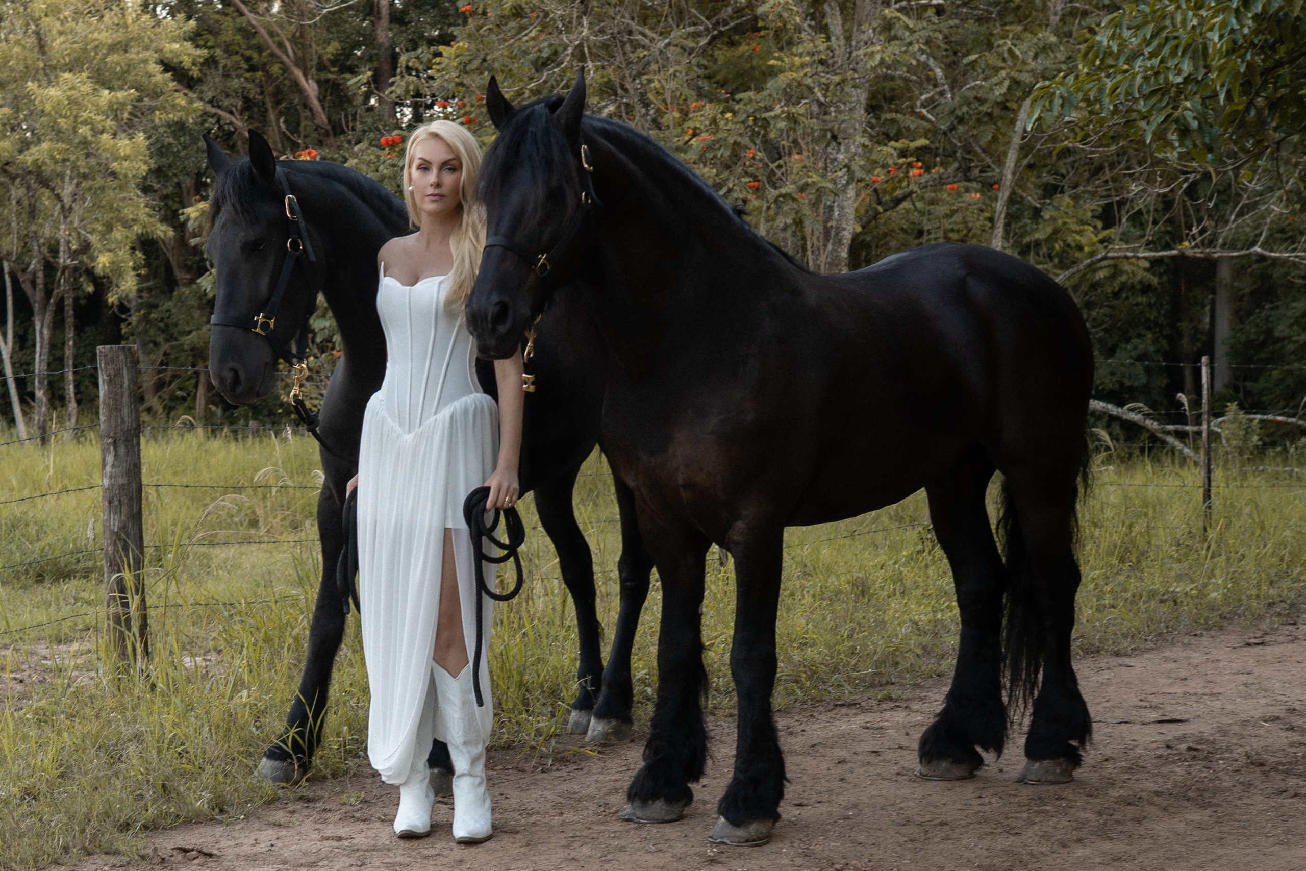 Ana Hickmann em ensaio de foto pré-casamento (Foto: Dano e Nison Versatti/Divulgação)