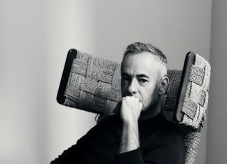 Estilistas Francisco Costa e Julio Cesar e encontram em Nova York para falar sobre moda, artesanato e Brasil Estilista Francisco Costa (Foto: Divulgação)