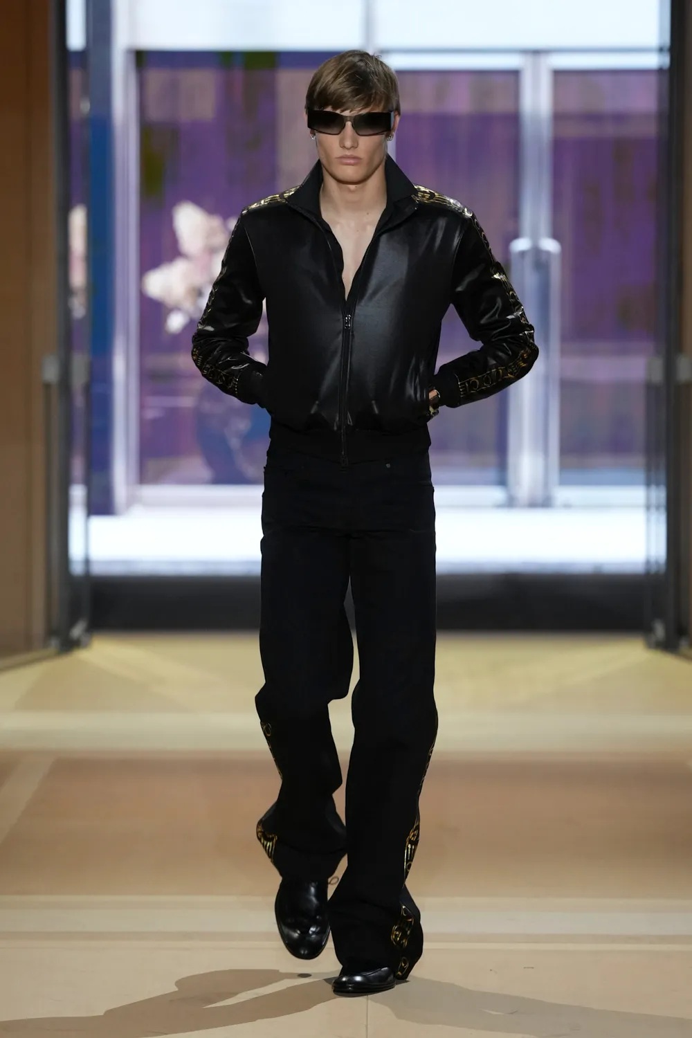 João Hilbert na Gucci (Foto: Way Midel/Divulgação)