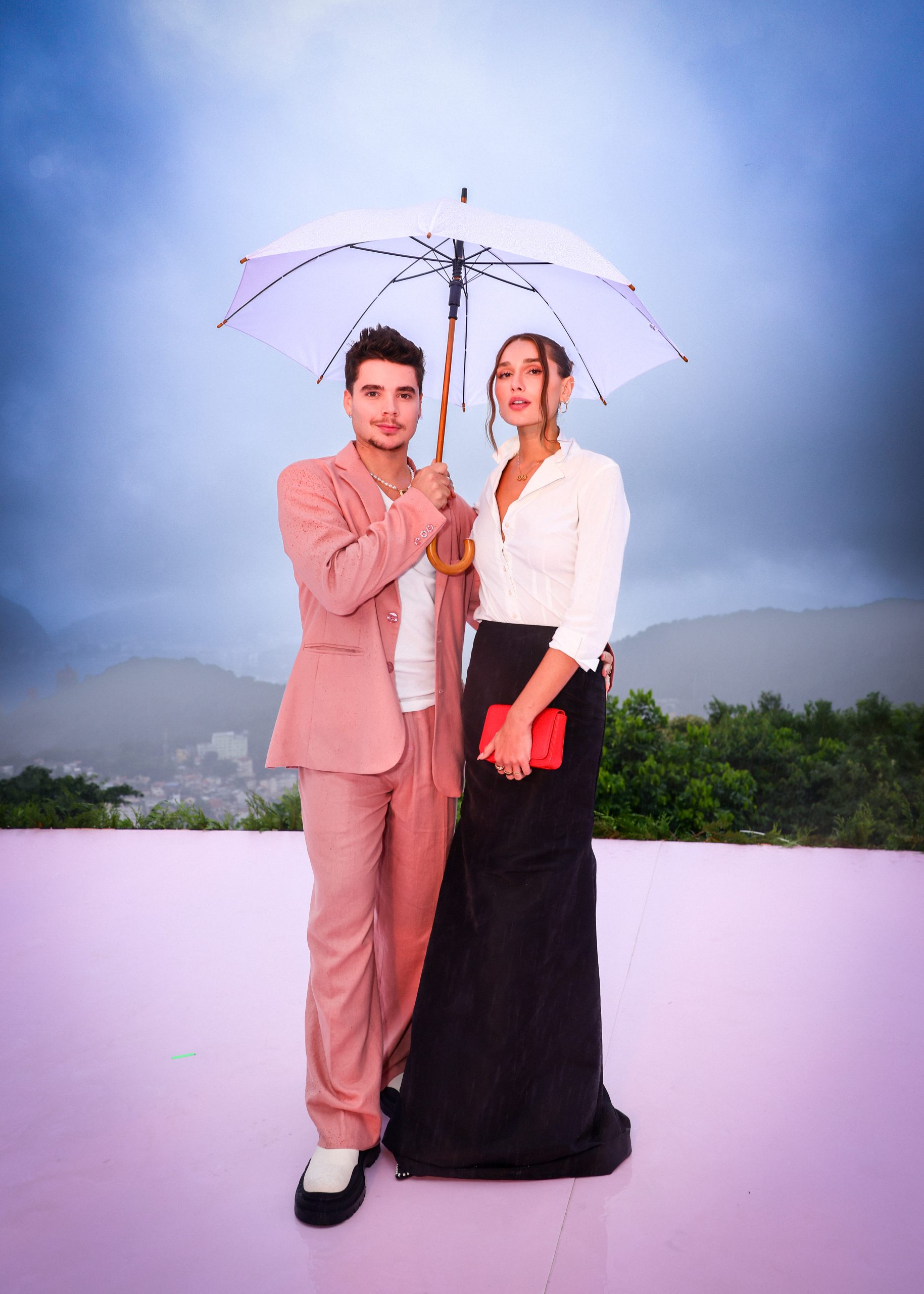 João Lucas e Sasha no desfile da Carolina Herrera em 2023 no Rio de Janeiro (Foto: Manu Scarpa/Brazil News)
