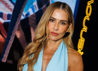 Deborah Secco, Ana Paula Siebert Justus e + famosas vestem diferentes tons de azul em evento de beleza Deborah Secco (Foto: Patrícia Devoraes/Brazil News)
