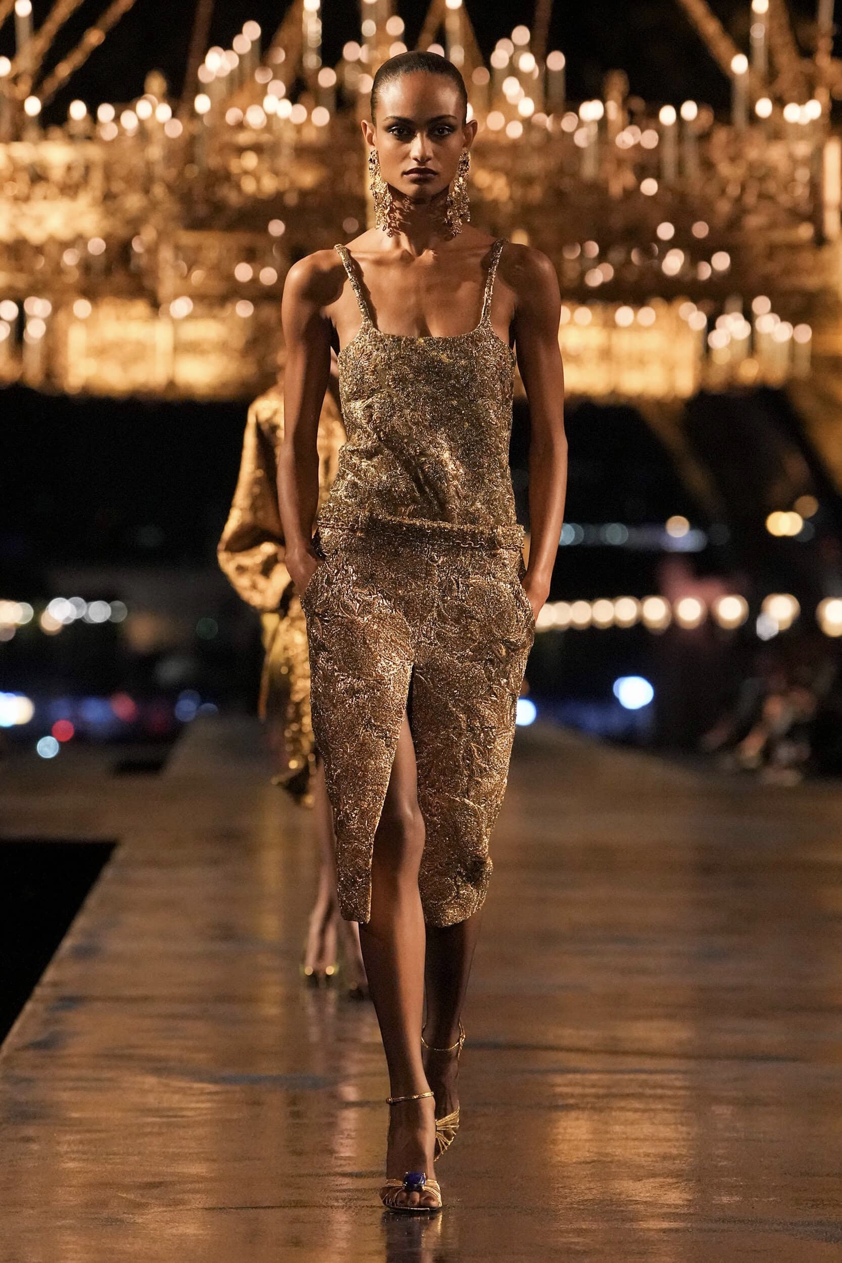 Laís Leão no desfile de YSL (Foto: Divulgação)