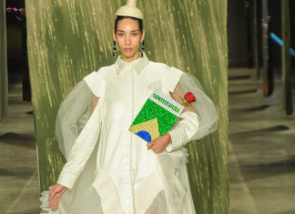 Foz leva a Constituição à passarela do SPFW em desfile sobre saudade e volta para casa Desfile da FOZ (Foto: Will Dias/Brazil News)