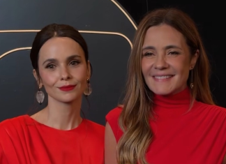 Débora Falabella e Adriana Esteves vestem vermelho para gravação de vinheta de fim de ano da Globo Débora Falabella e Adriana Esteves (Foto: @deborafalabellaoficial/Instagram/Reprodução)