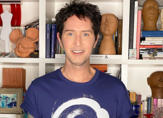 Arlindo Grund: moda utilitária na pandemia valoriza as pochetes Arlindo Grund (Foto: Reprodução/Instagram)