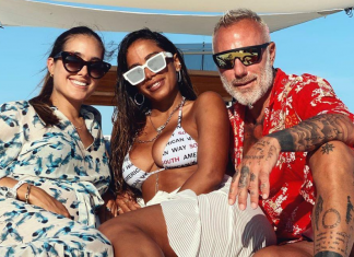 Anitta repete biquíni de Amir Slama na Itália: R$ 378 Anitta e amigos na Itália (Foto: Reprodução/Instagram/@anitta)