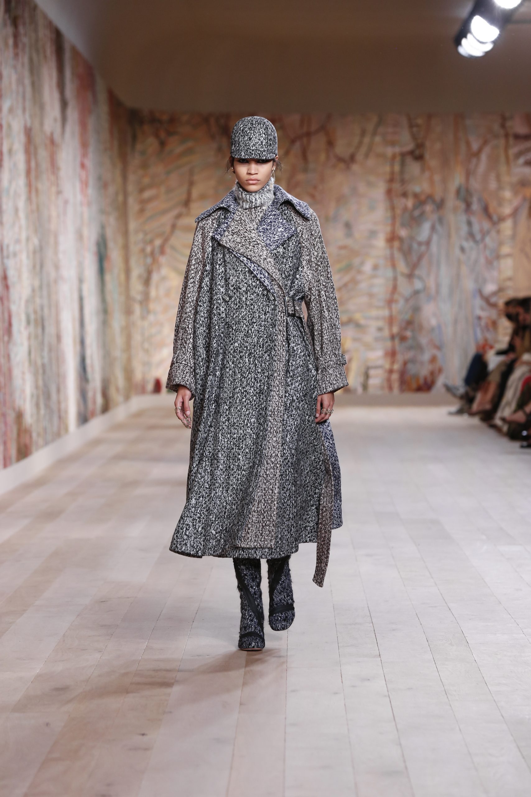 alta-costura Raynara Negrine no desfile da Maison Alaïa (Foto: Divulgação/Dior)